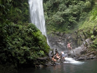  Jouer dans les cascades 